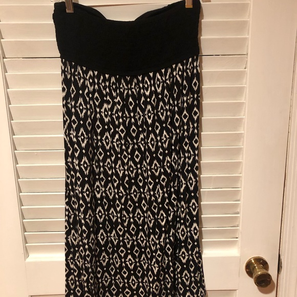 Strapless Kenneth Cole Reaction dress. - Picture 3 of 4